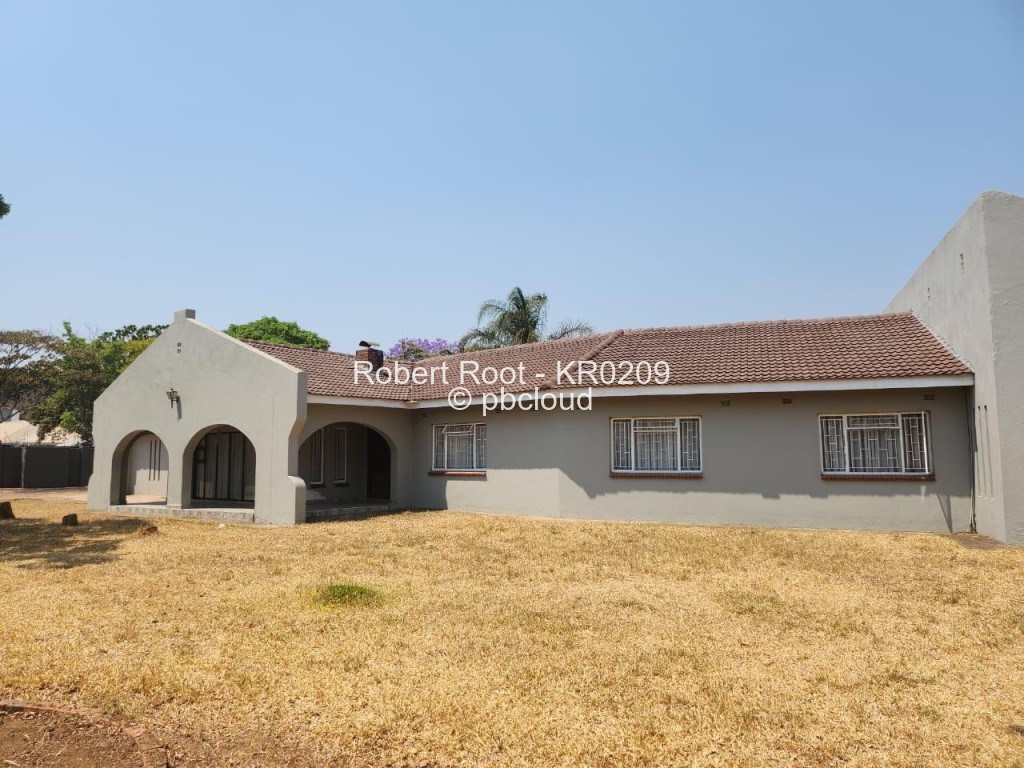 5 Bedroom House to Rent in Borrowdale West
