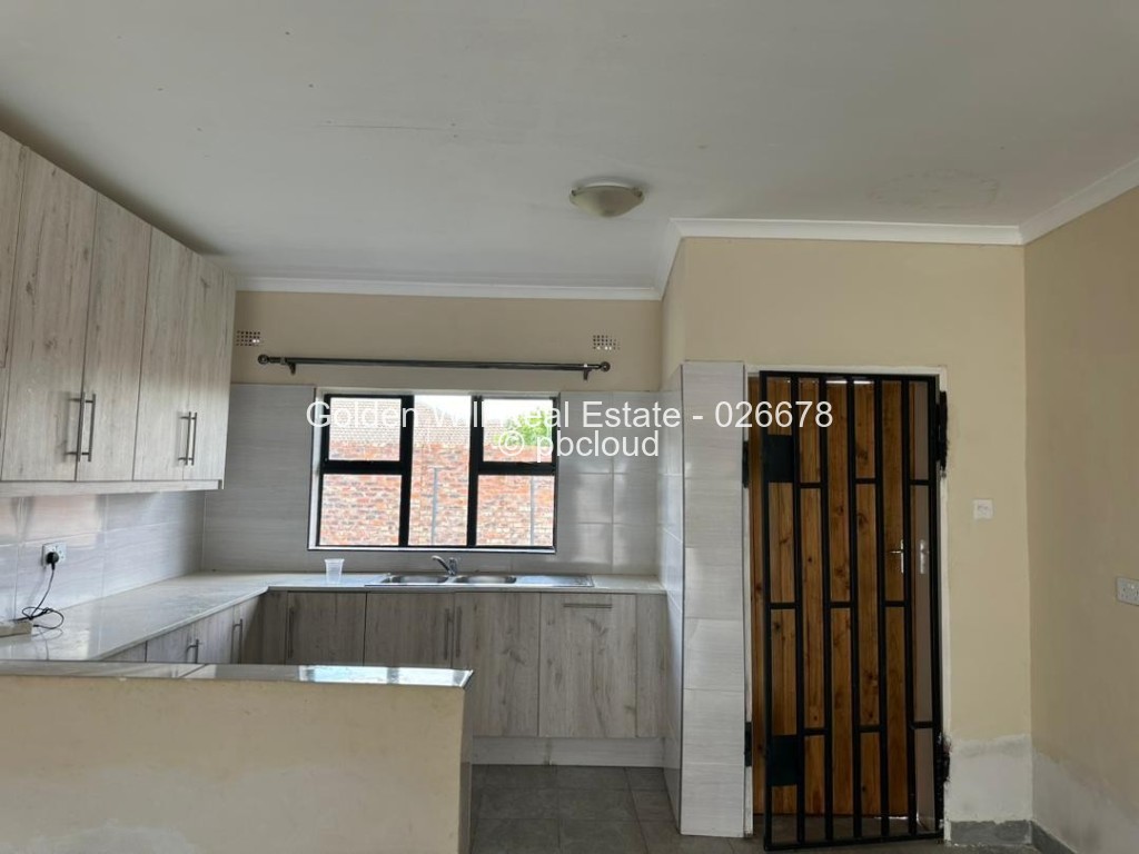 Townhouse/Complex/Cluster to Rent in Meyrick Park