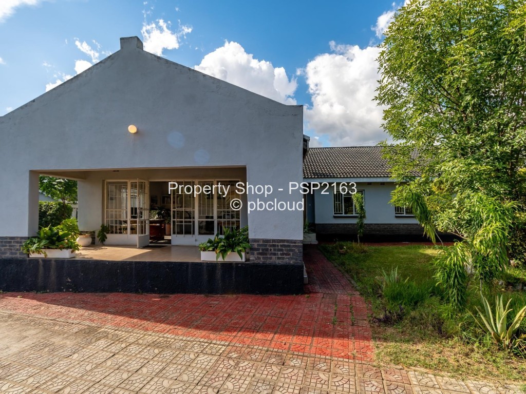 4 Bedroom House to Rent in Borrowdale West