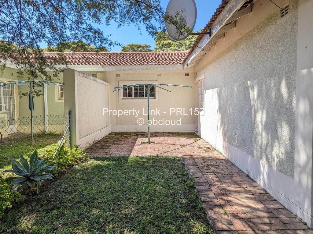 Townhouse/Complex/Cluster to Rent in Newlands