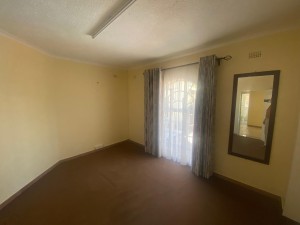 6 Bedroom House to Rent in Greystone Park