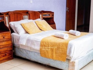 9 Bedroom House to Rent in Pomona