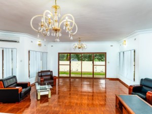 6 Bedroom House to Rent in Gletwin Park