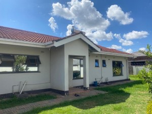 4 Bedroom House to Rent in Bluff Hill