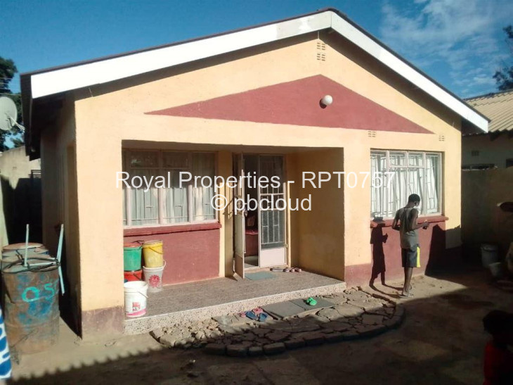 1 Bedroom House for Sale in Chitungwiza, Chitungwiza