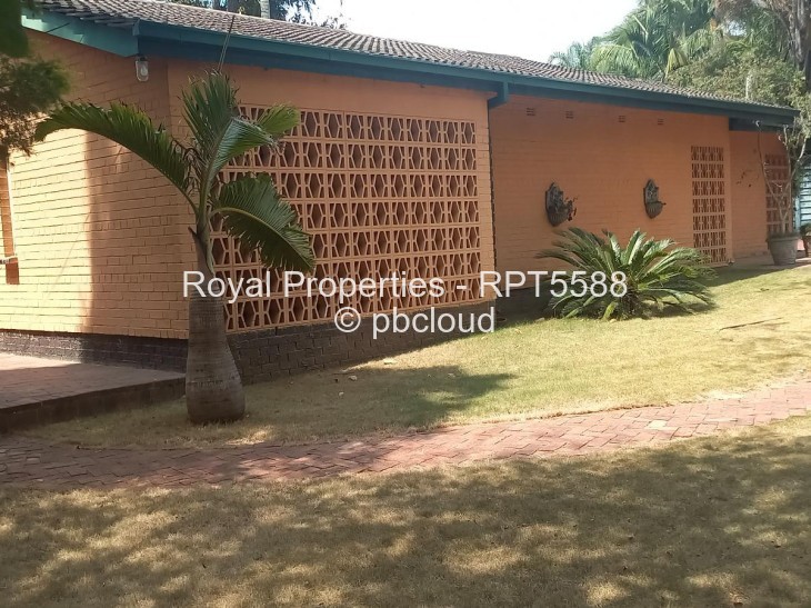 7 Bedroom House to Rent in Chisipite, Harare