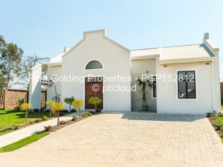 Townhouse/Cluster for Sale in Arlington, Harare