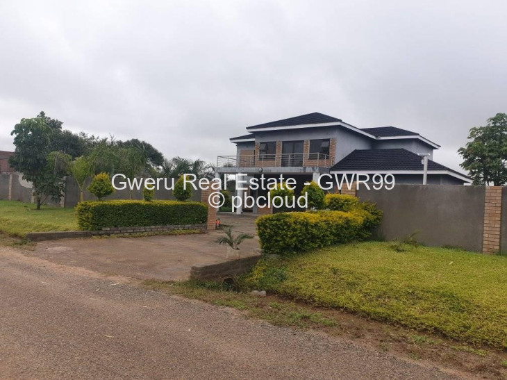 5 Bedroom House for Sale in Mtausi Park, Gweru