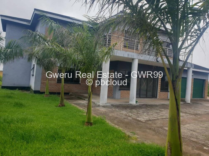 5 Bedroom House for Sale in Mtausi Park, Gweru