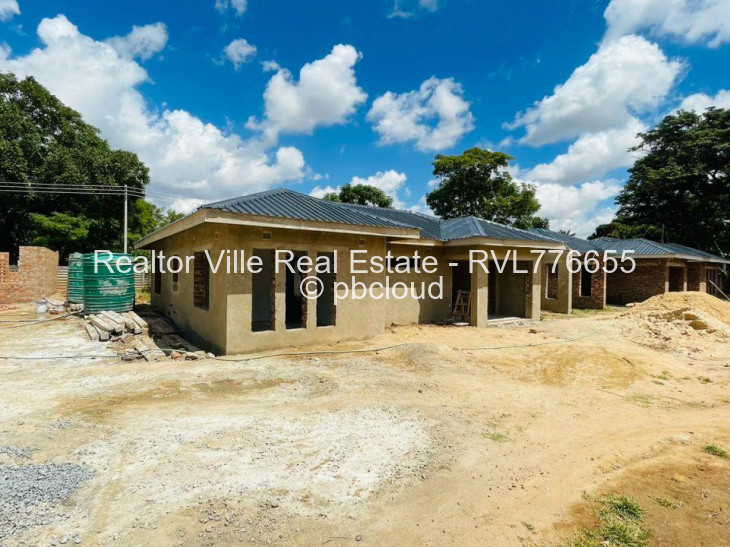 Townhouse/Cluster for Sale in Bluff Hill, Harare