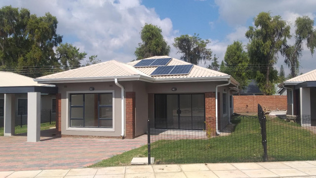Townhouse/Cluster to Rent in Newlands
