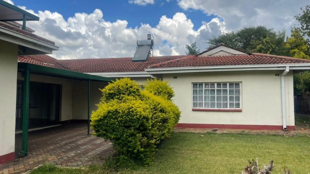 3 Bedroom House to Rent in Borrowdale Brooke